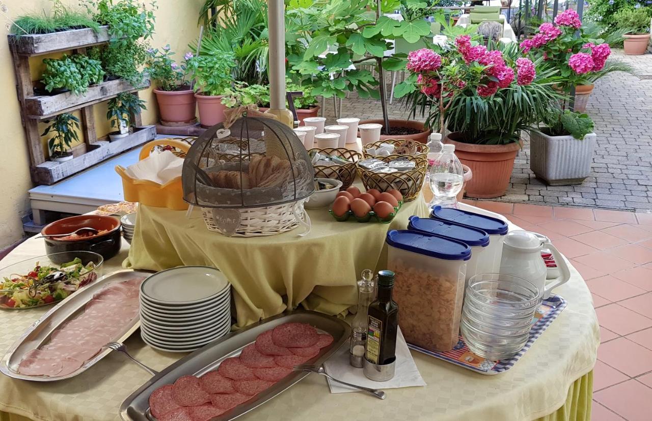 Albergo Natucci มอนเตกาตินี แตร์เม ภายนอก รูปภาพ